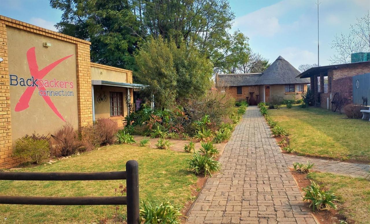 Backpackers Connection @ Jnb Airport Vandrarhem Benoni Exteriör bild